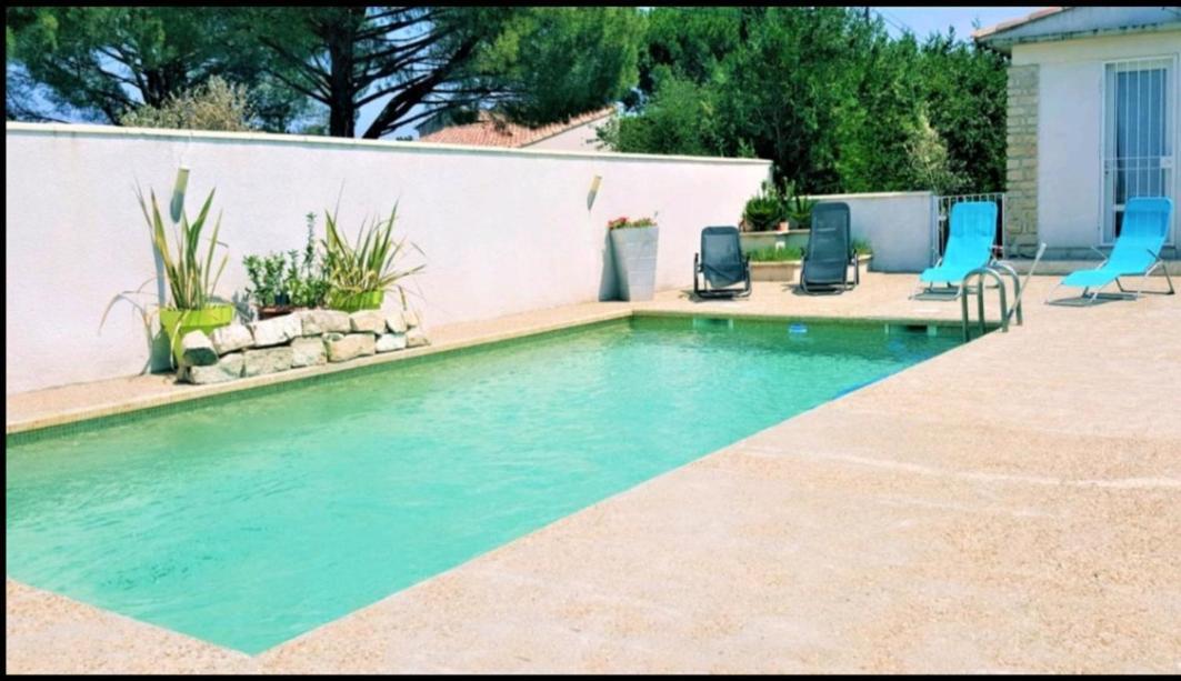 Suite Parentale Avec Petit Sejour Et Piscine Carpentras Buitenkant foto